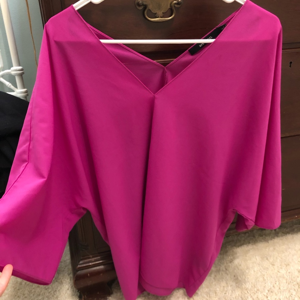 Fuchsia v neck blouse with butterfly type sleeve